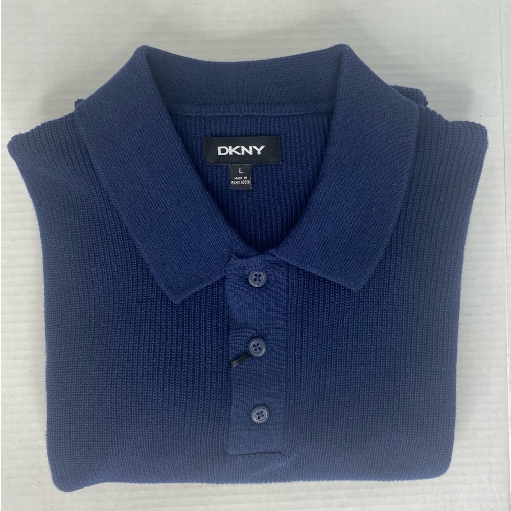 DKNY Men's Navy Polo Shirt. Short Sleeve, Ribbed Knit, 3 Button. New w/tags.